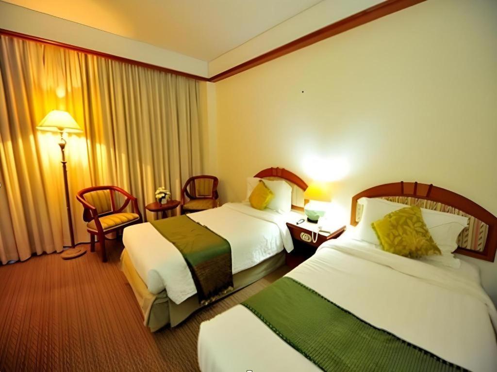Green World Palace Hotel Songkhla Exteriör bild